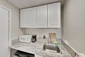 Hawaiian Monarch 916 Condo by RedAwning