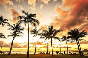 Hawaiian Monarch 3707b Condo by RedAwning
