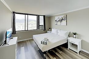Hawaiian Monarch 3707b Condo by RedAwning