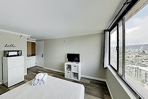 Hawaiian Monarch 3707b Condo by RedAwning