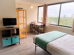 Hawaiian Monarch 1105 Condo by RedAwning