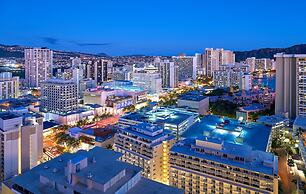 Hawaiian Monarch 1105 Condo by RedAwning