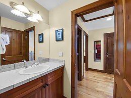 Highland Greens Oak Retreat 4 Bedroom Townhouse by RedAwning