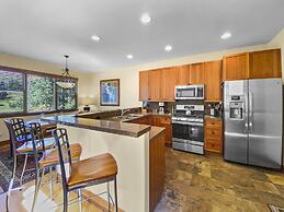 Highland Greens Oak Retreat 4 Bedroom Townhouse by RedAwning