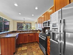 Highland Greens Oak Retreat 4 Bedroom Townhouse by RedAwning