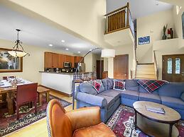 Highland Greens Oak Retreat 4 Bedroom Townhouse by RedAwning