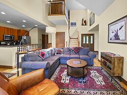 Highland Greens Oak Retreat 4 Bedroom Townhouse by RedAwning