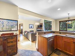 Highland Greens Oak Retreat 4 Bedroom Townhouse by RedAwning