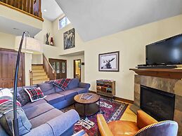 Highland Greens Oak Retreat 4 Bedroom Townhouse by RedAwning