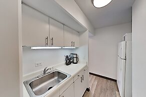 Kuhio At Waikiki 1109 Condo by RedAwning