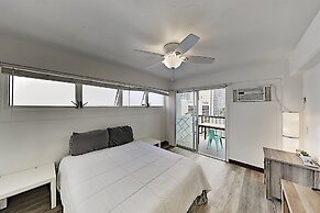 Kuhio At Waikiki 1109 Condo by RedAwning