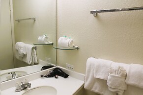 Hawaiian Monarch 1915 Condo by RedAwning