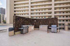 Hawaiian Monarch 801 Condo by RedAwning