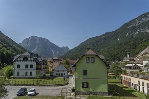 Cave del Predil Lovely Apartments