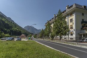Cave del Predil Lovely Apartments