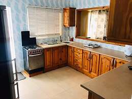 Charming 2-bed House in Brusubi