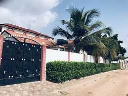Charming 2-bed House in Brusubi