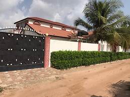 Charming 2-bed House in Brusubi