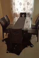 Charming 2-bed House in Brusubi