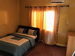 Charming 2-bed House in Brusubi