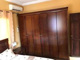 Charming 2-bed House in Brusubi