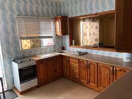 Charming 2-bed House in Brusubi