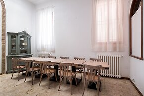 Rolandino Apartment in the city center