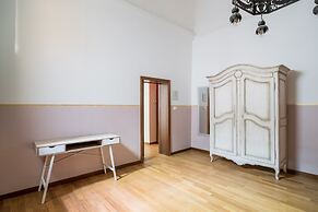 Rolandino Apartment in the city center
