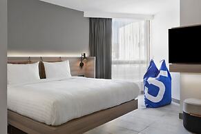 Moxy La Ciotat