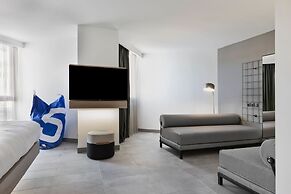 Moxy La Ciotat