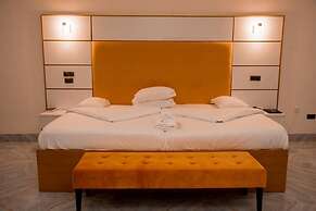 CRISPAN SUITES AND EVENT CENTER