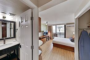 Bamboo 1002 Condo by RedAwning