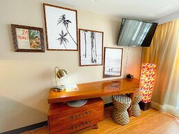 Bamboo 1002 Condo by RedAwning