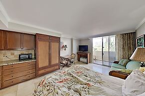 Luana 118 Condo by RedAwning