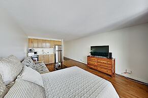 Marine Surf 1112 Condo by RedAwning