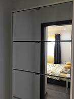 Sunflower-beautiful Modern Apt. w. Terrace&garden