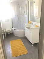 Sunflower-beautiful Modern Apt. w. Terrace&garden