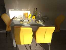 Sunflower-beautiful Modern Apt. w. Terrace&garden