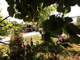 Green-beautiful Modern Apt. With Balcony & Garden