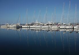 Green-beautiful Modern Apt. With Balcony & Garden