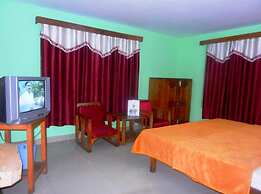 Goroomgo New Ambika Mall Road Manali