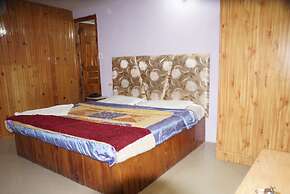 Goroomgo New Ambika Mall Road Manali