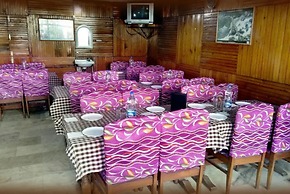 Goroomgo New Ambika Mall Road Manali