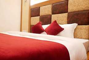 Goroomgo New Ambika Mall Road Manali