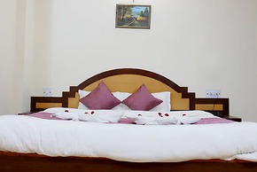 Goroomgo New Ambika Mall Road Manali