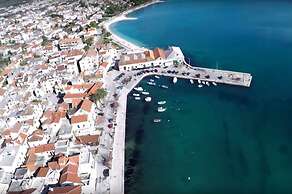 Lovely 1-bed Apartment With Patio in Kastel Stari