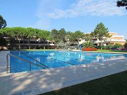 Modern Apartment - Pool - Tennis Courts by Beahost Rentals