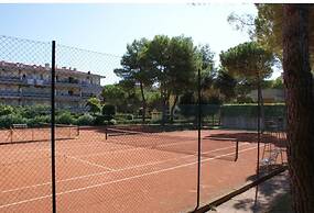 Modern Apartment With Shared Pool