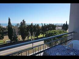 Fantastic Apartment in a Great Location by Beahost Rentals