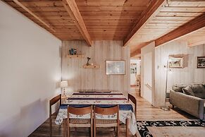 43sl - Hot Tub - Pets Ok - Bbq - Wifi 3 Bedroom Cabin by Redawning